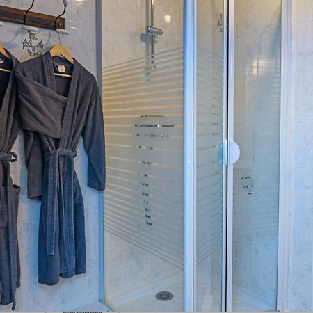 Bed and Breakfast Les Pierres Bleues Saint-Coulitz Экстерьер фото