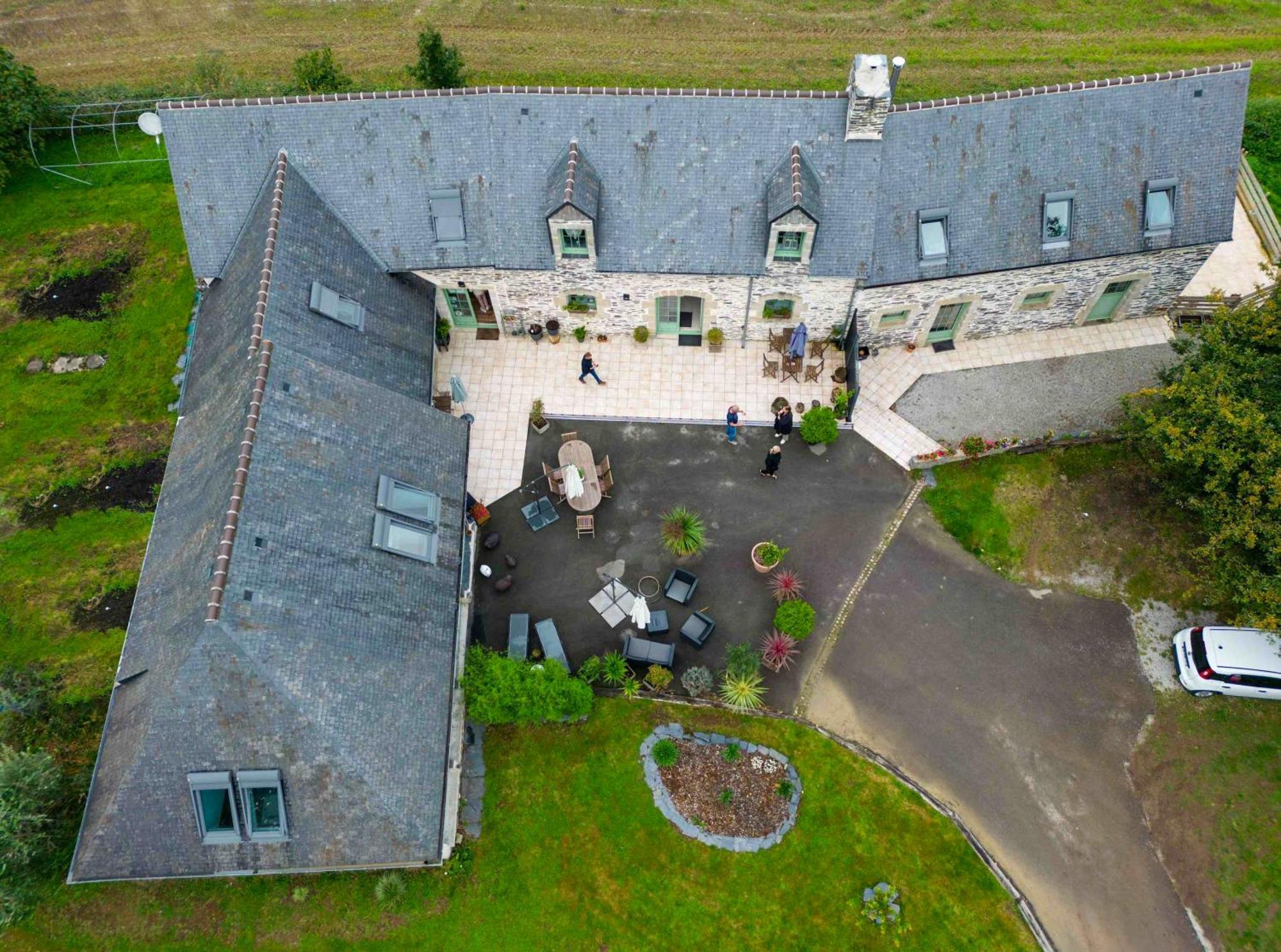 Bed and Breakfast Les Pierres Bleues Saint-Coulitz Экстерьер фото