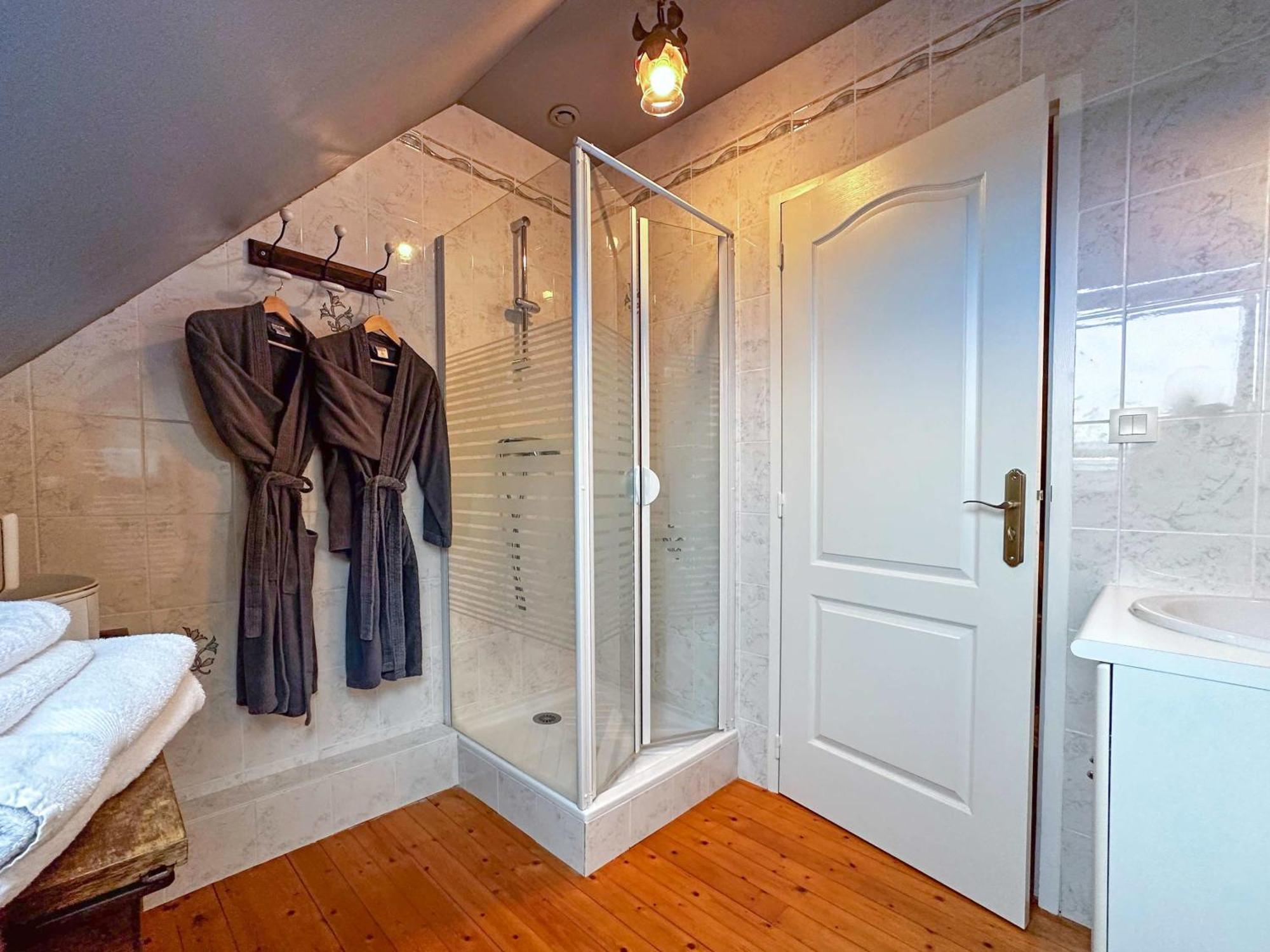 Bed and Breakfast Les Pierres Bleues Saint-Coulitz Экстерьер фото